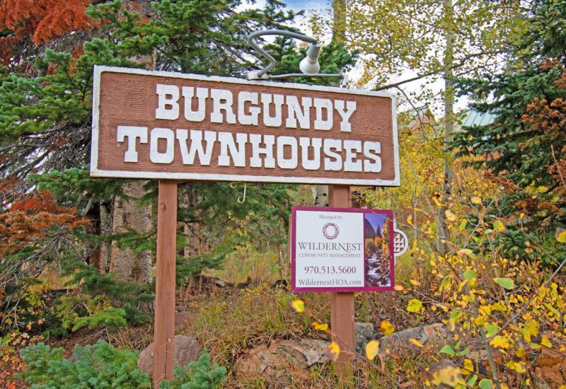 Burgundy Townhouses Association